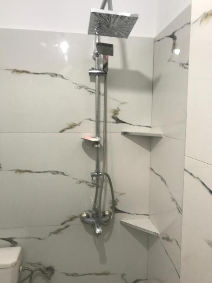 Apartament Roisin Sarandë Buitenkant foto