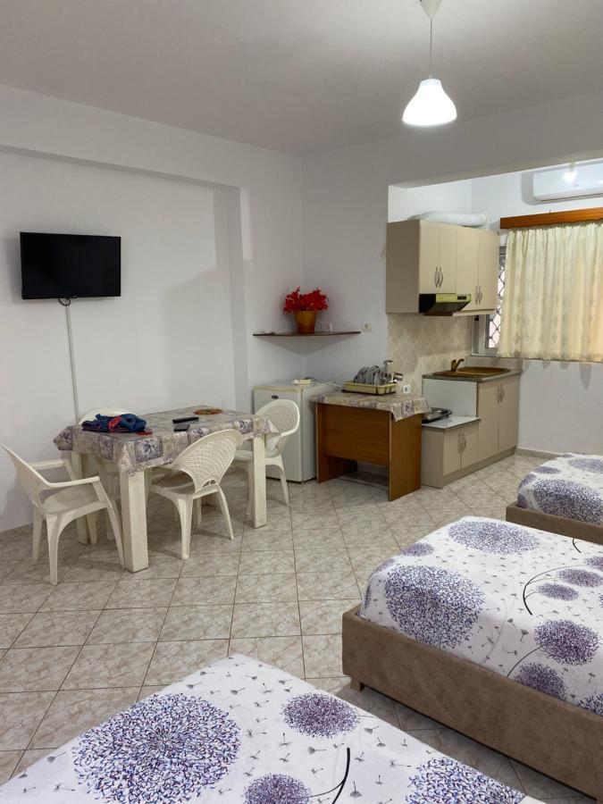Apartament Roisin Sarandë Buitenkant foto