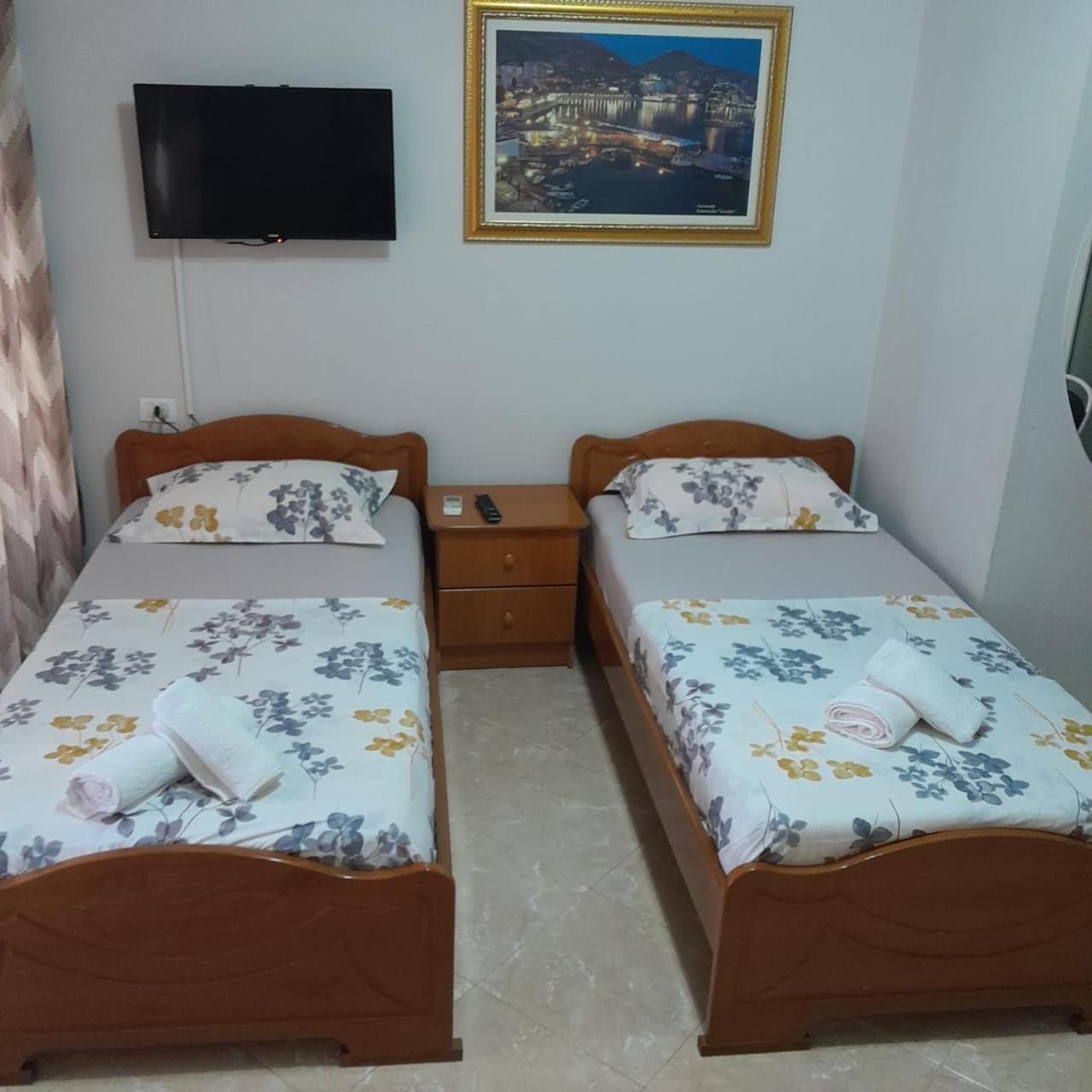 Apartament Roisin Sarandë Buitenkant foto
